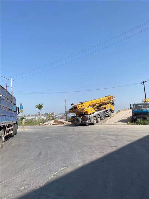 钦州市25吨吊车的租赁价格大概是多少？