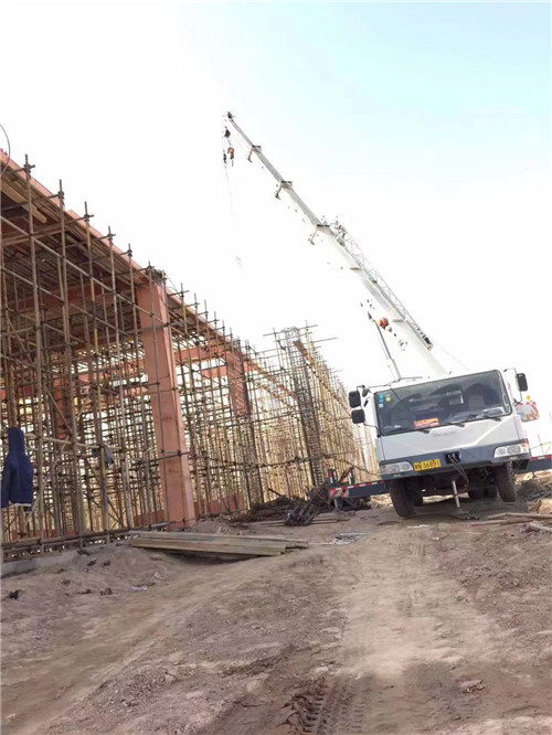 钦州市吊车作业的安全注意事项有哪些？